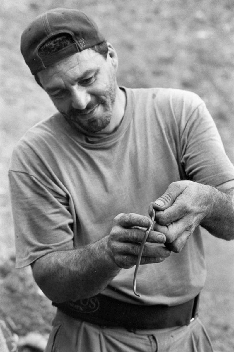 10.confi_with_baby_snake-2004